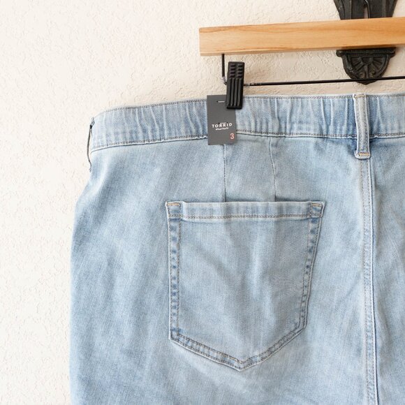 Torrid NWT 3X Light Wash Denim Shorts 5” Inseam Plus Size Weekend Soft Mid Rise - Picture 8 of 13